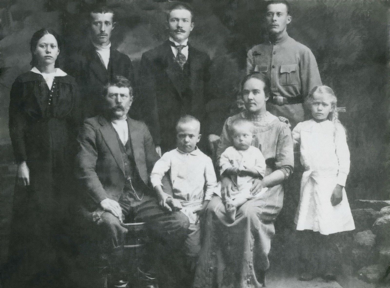 Предки Анны Герман по отцовской линии, фото сделано в начале XX века.